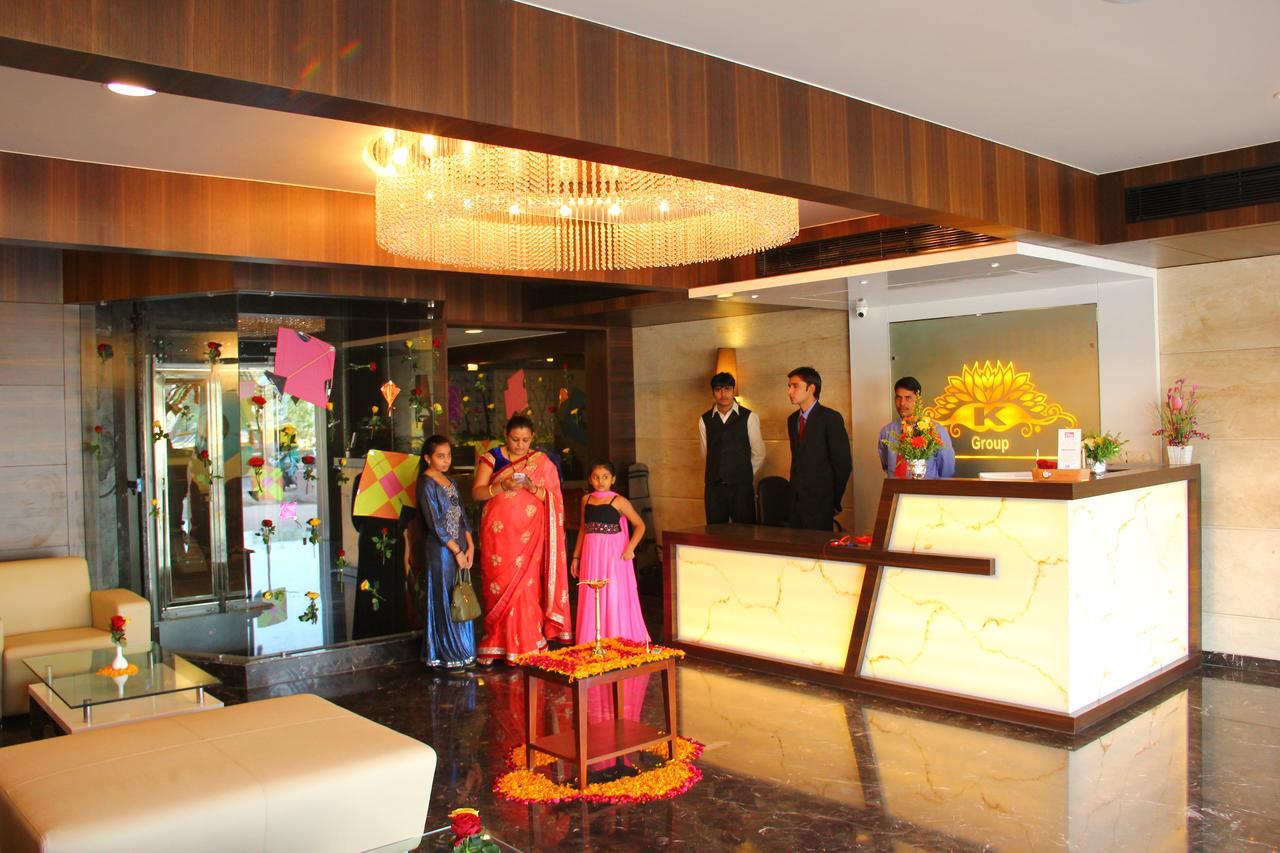 Oyo 1183 Hotel Kells Ahmedabad Luaran gambar